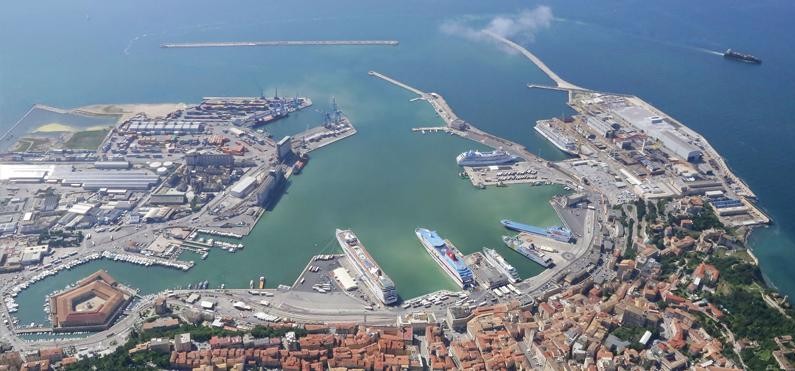 Porto-di-Ancona-dall-alto